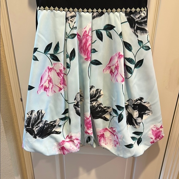 Xtraordinary Black and Blue Embellished A-line Dress for Prom - Picture 2 of 5